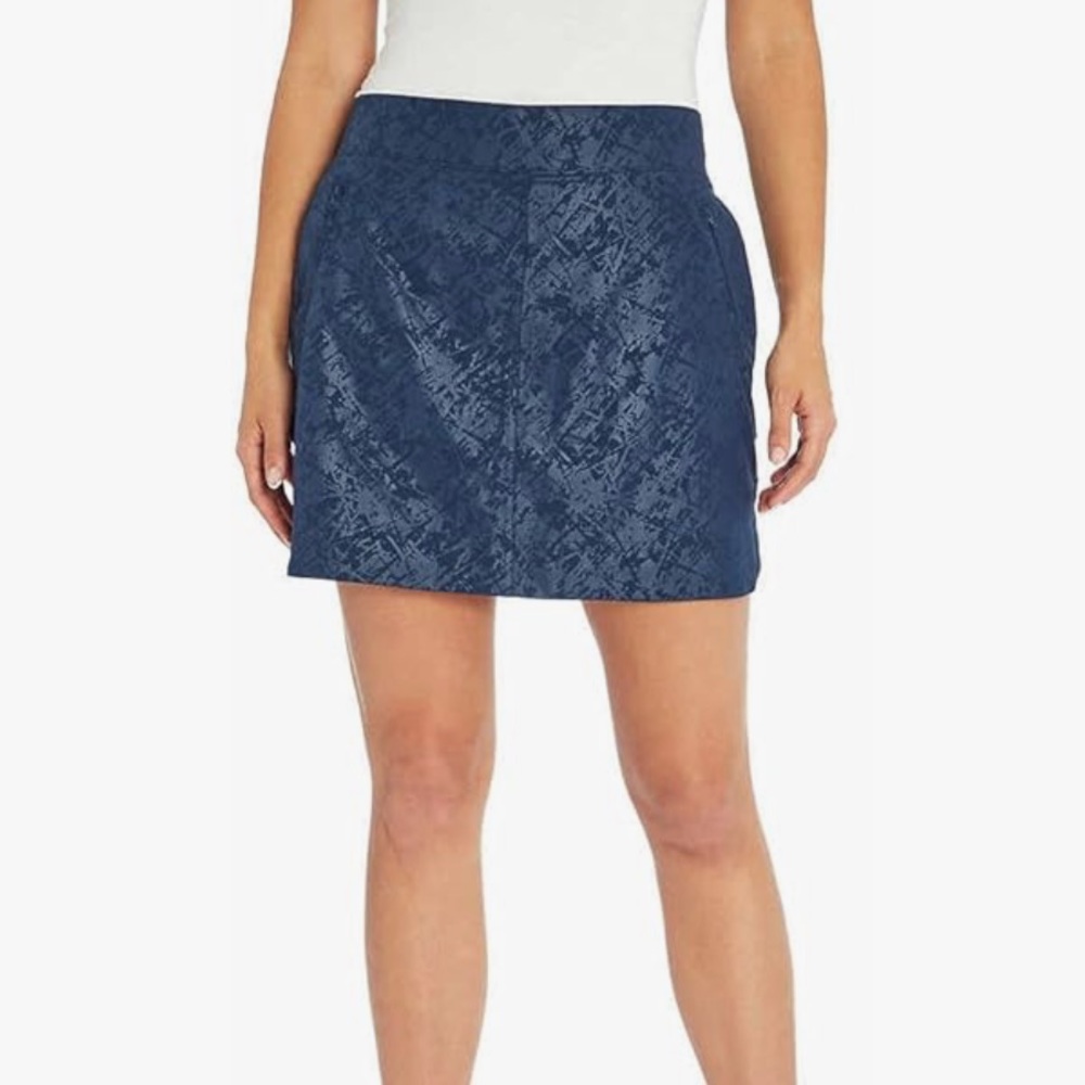 Orvis Travel Skort Shattered Glass Embossed Print Navy Blue Medium